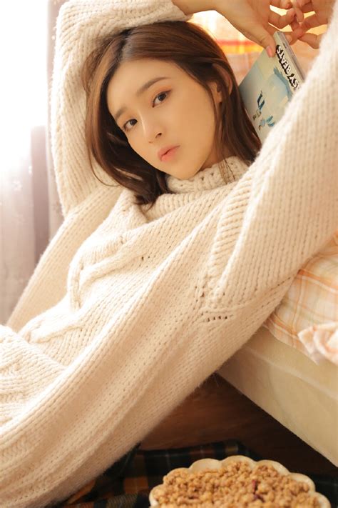 闪烁之光美女裸黄